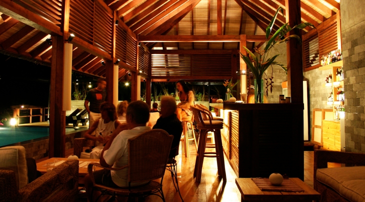 Minahasa Lagoon Bar