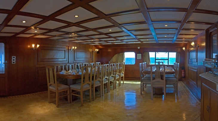 M/Y Infinity
