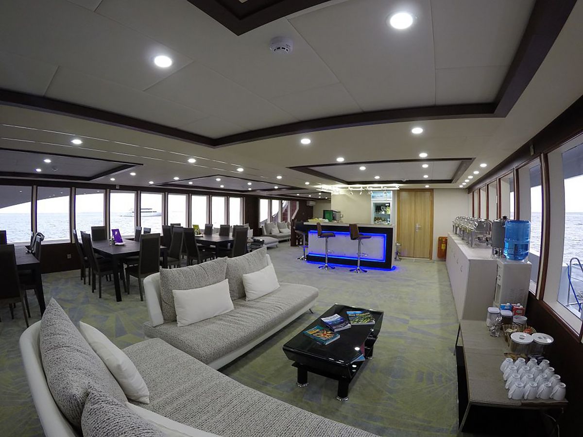 Emperor Serenity salon