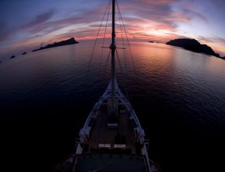 Maldives Liveaboards at Red Sea Prices