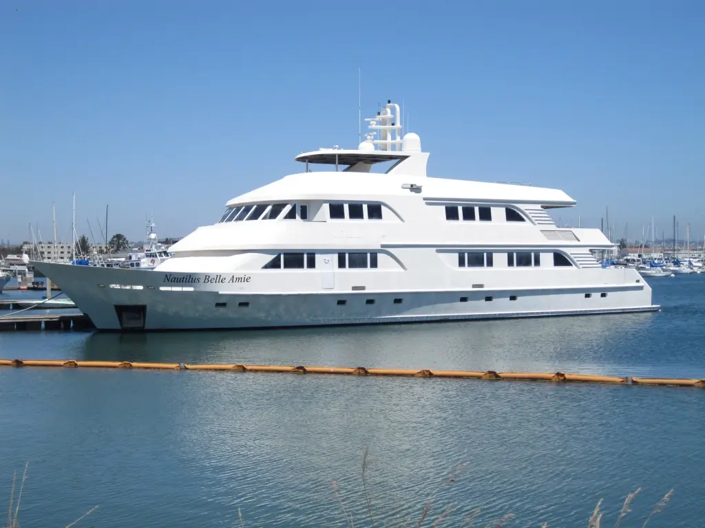 Nautilus Belle Amie liveaboard in Socorro, Mexico