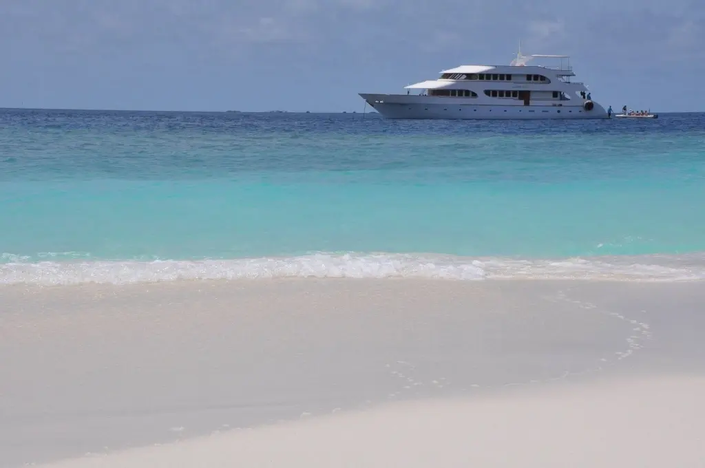 Carpe Diem liveaboard in the Maldives