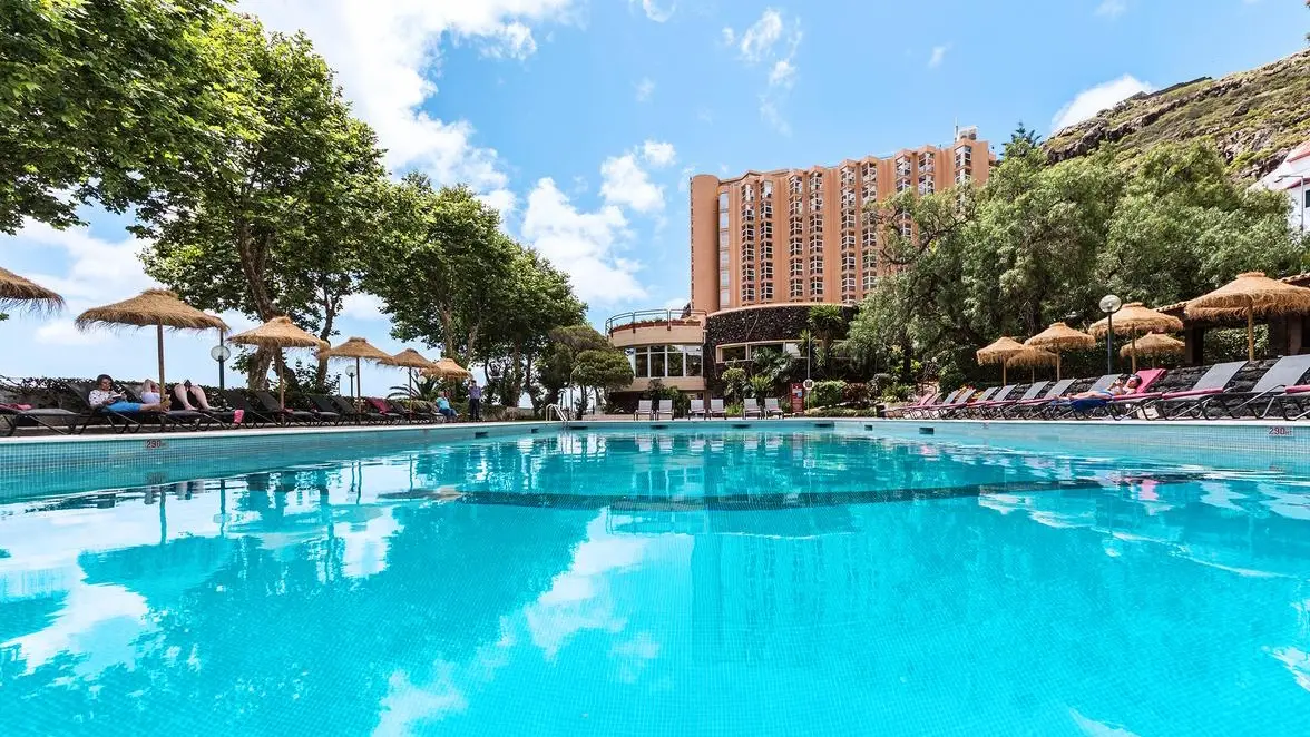 {card_image}{description}{/card_image}