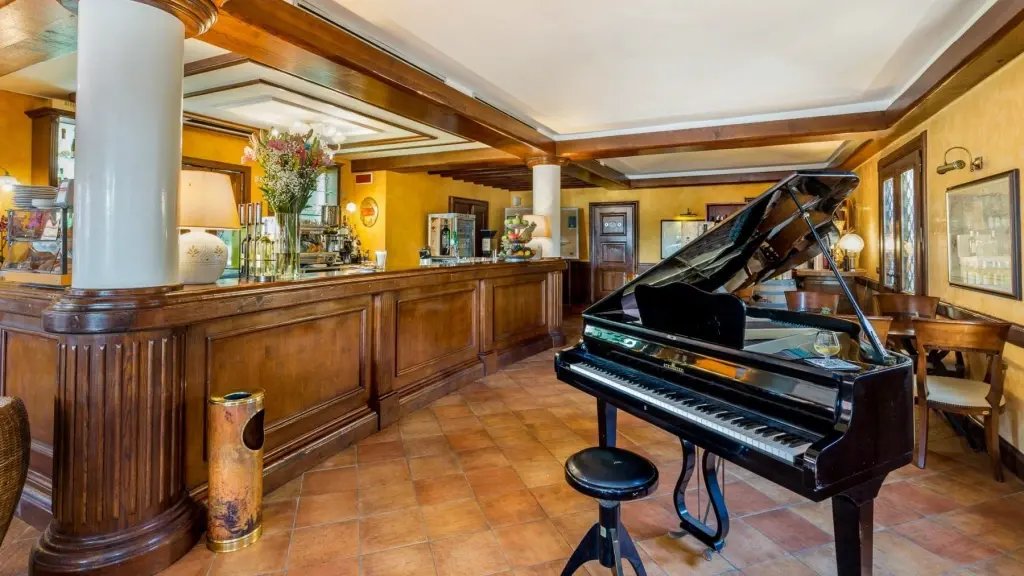 {card_image}{description}{/card_image}