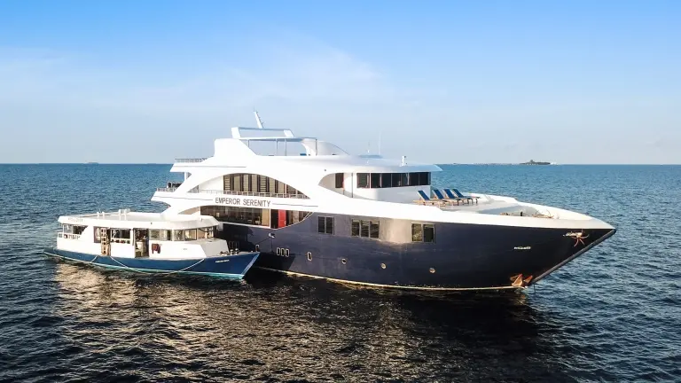Emperor Serenity liveaboard & dhoni in the Maldives