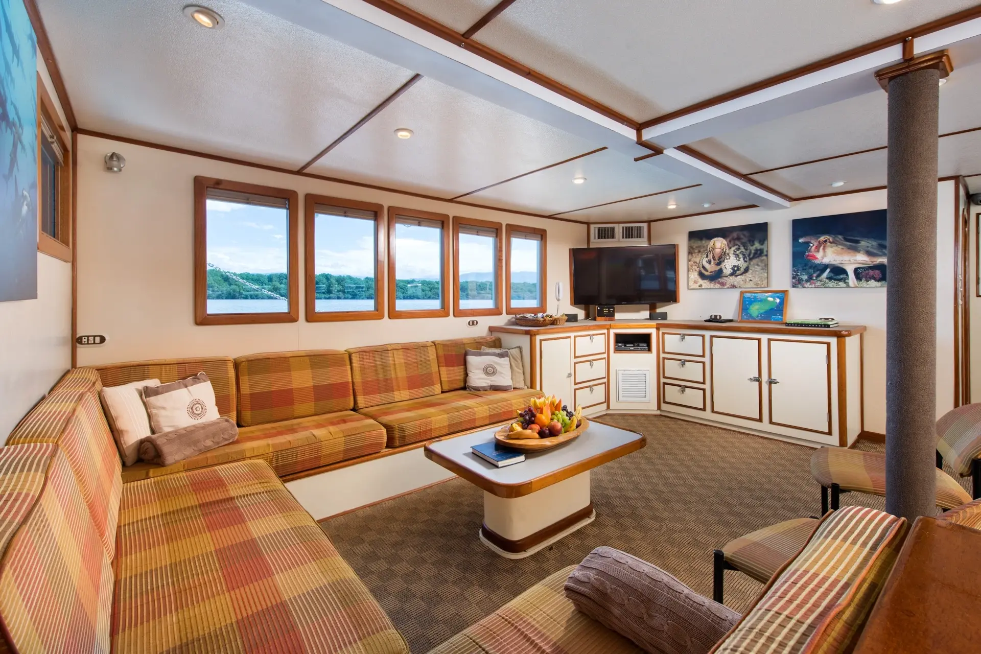 The lounge area on Sea Hunter.