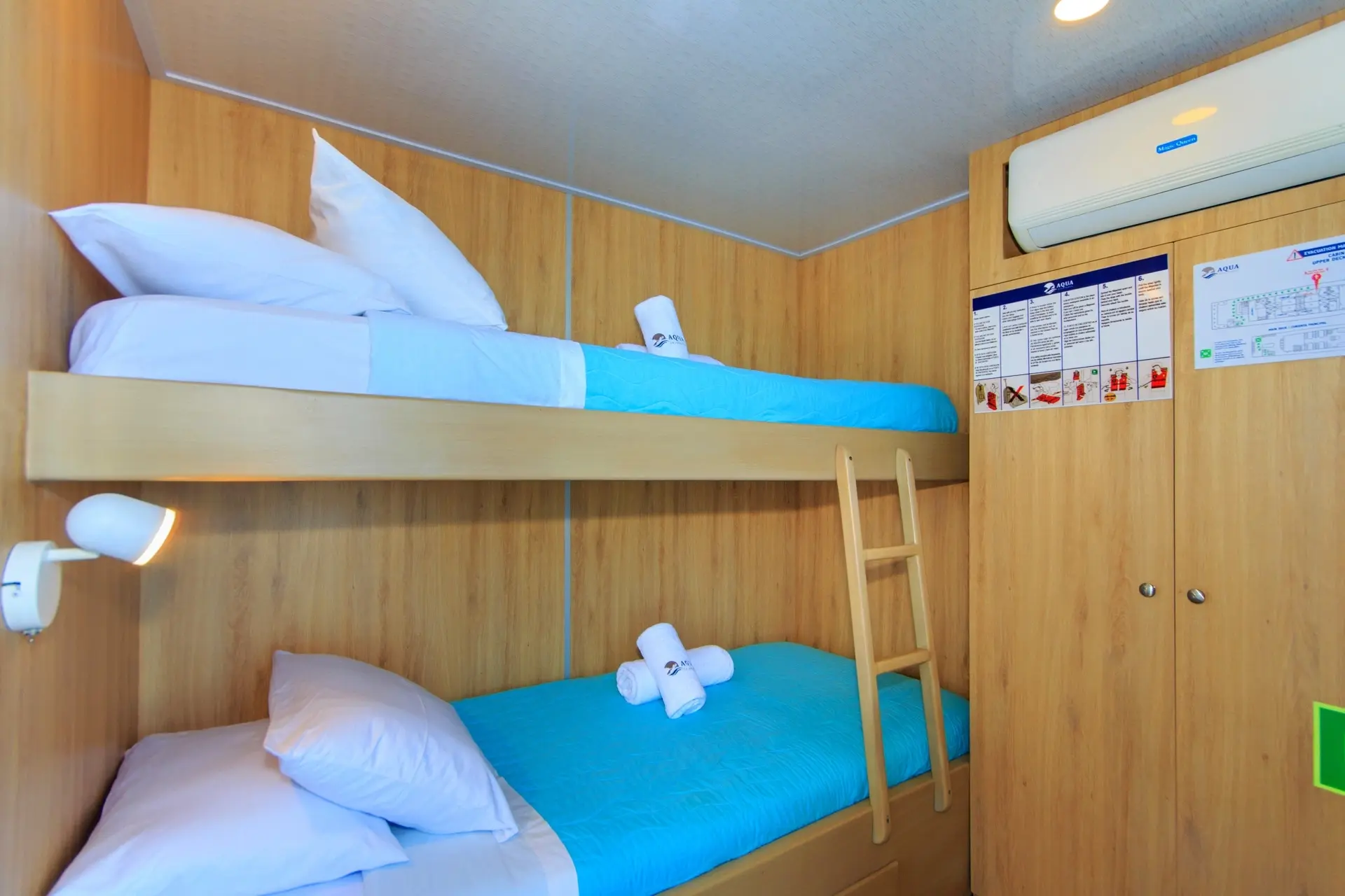 Upper deck twin cabin on Aqua Galápagos, Galápagos