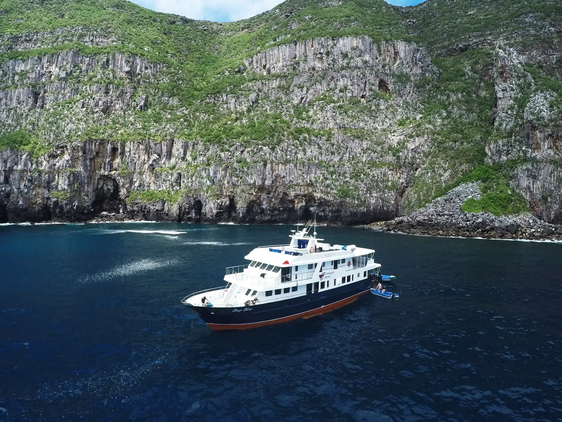 Aerial image of MV Galápagos Master, Galápagos