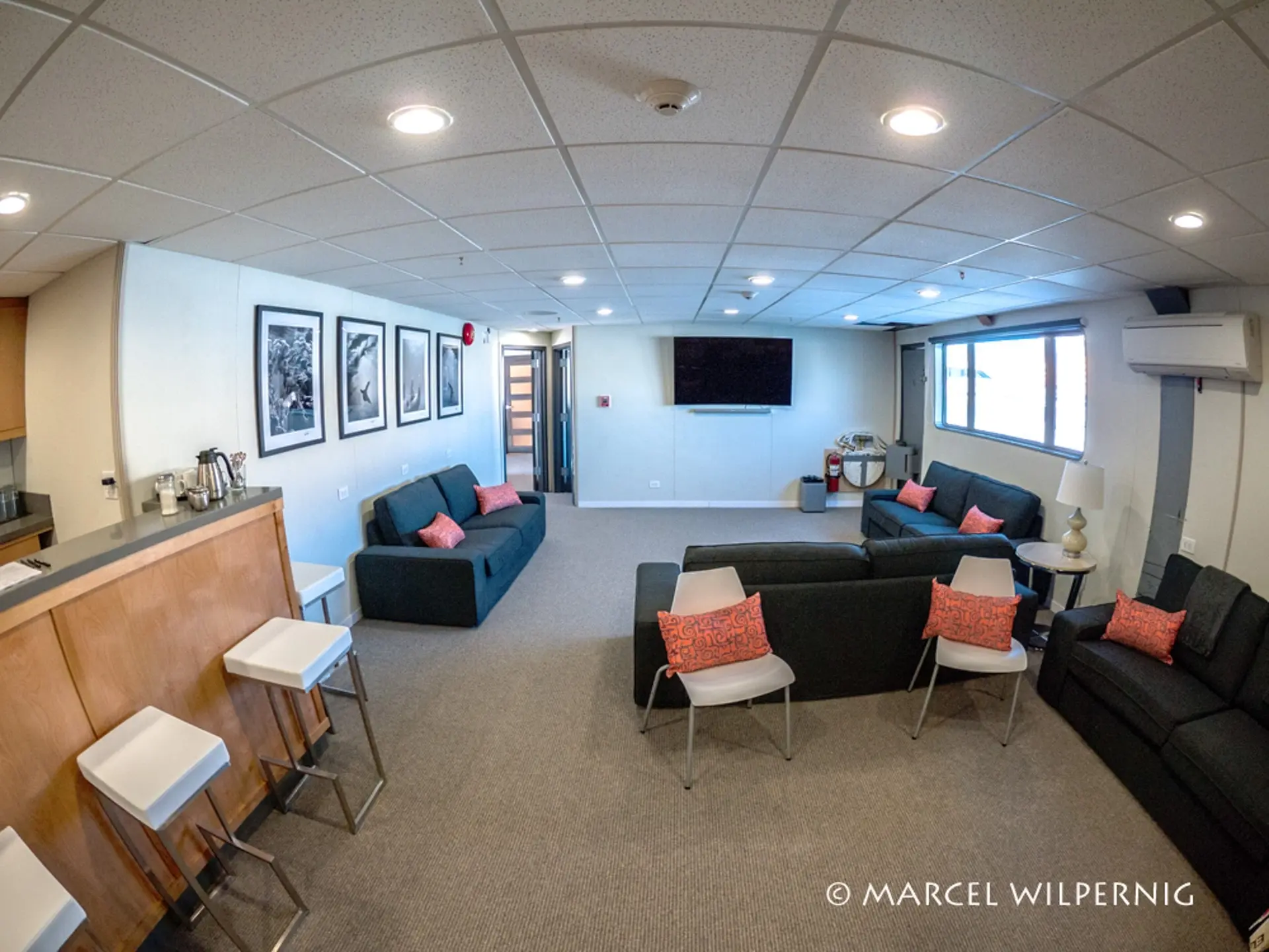 Salon on board Nautilus Belle Amie liveaboard in Mexico