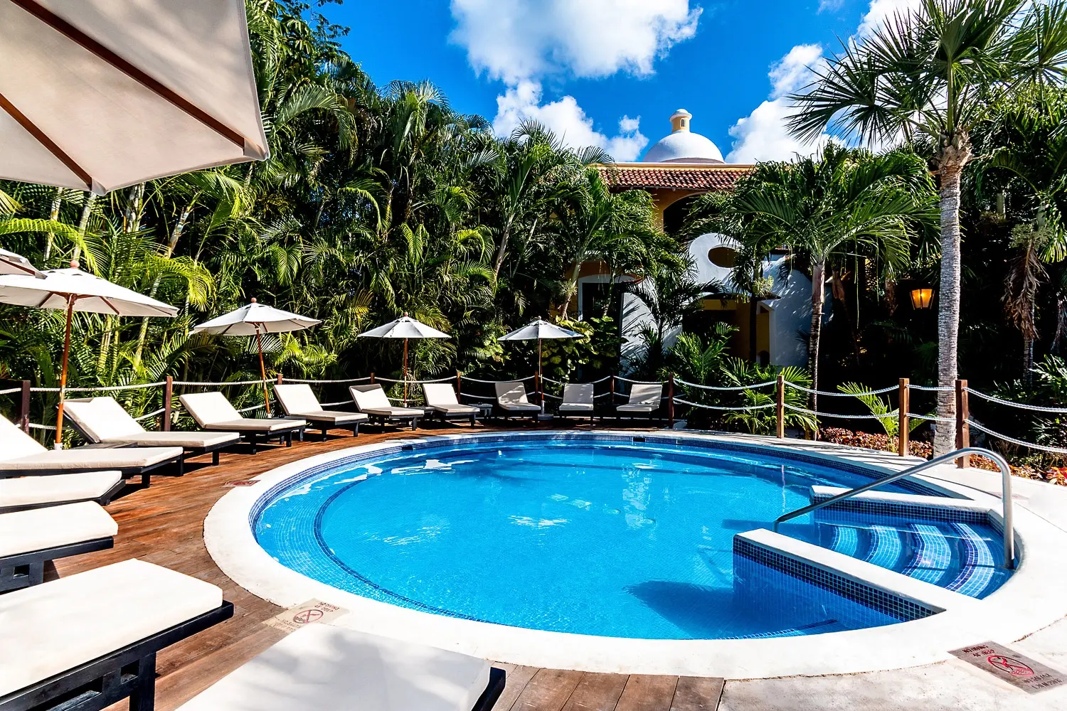 Swimming pool at Occidental Cozumel Resort in Mexico