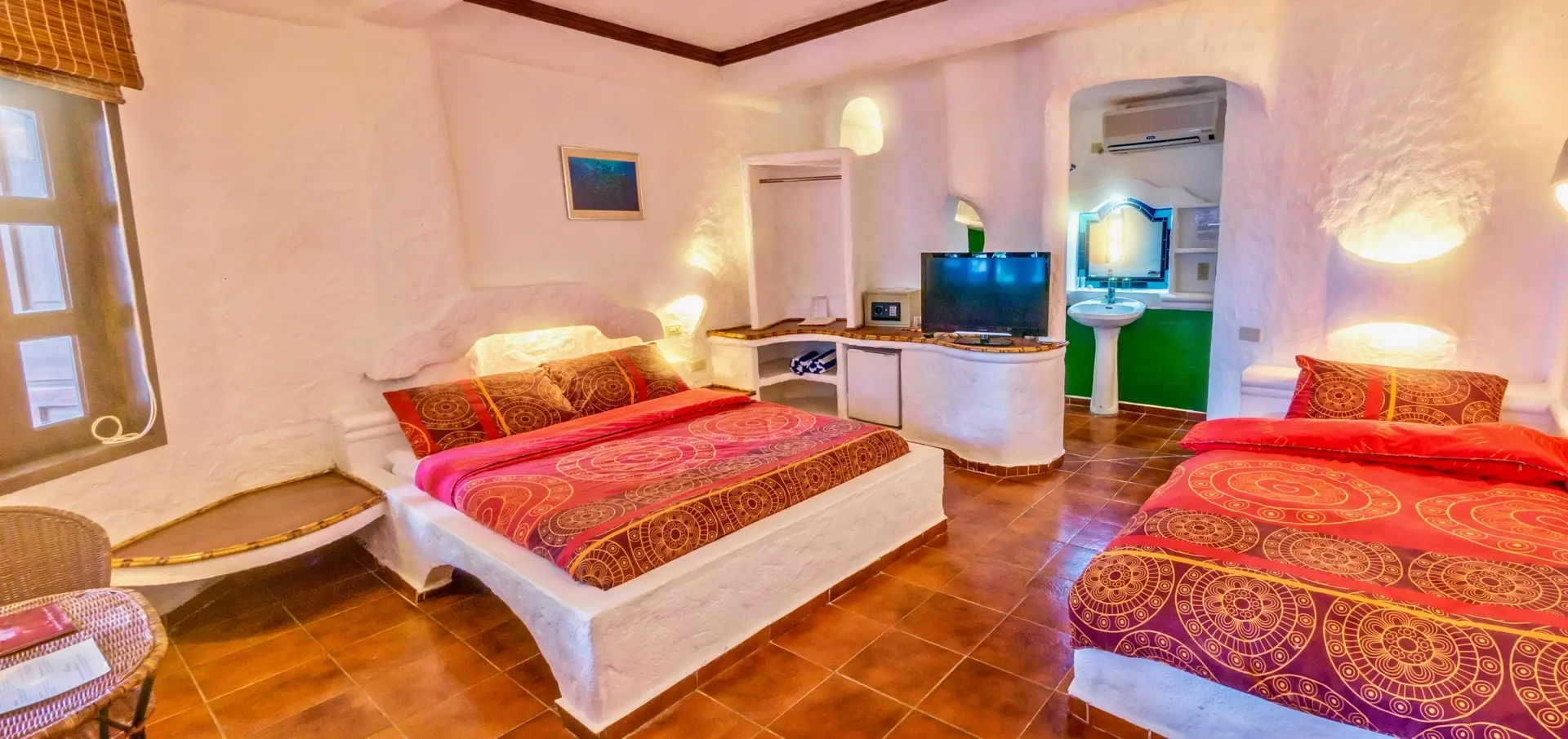 Deluxe twin bedroom at Atlantis Dive Resort in Puerto Galera, the Philippines