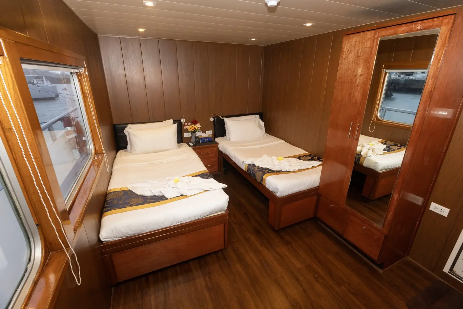 Premium deluxe twin cabin on board Atlantis Infiniti liveaboard in the Philippines