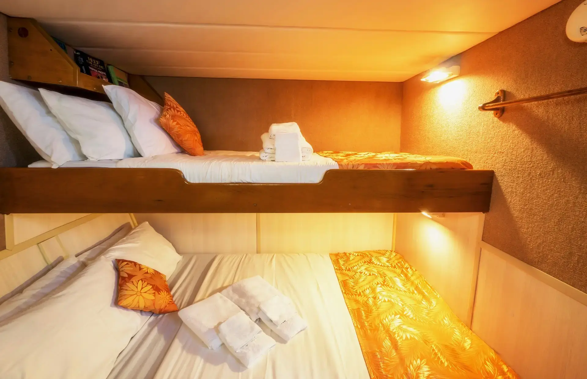 Deluxe cabin on board Atlantis Adventurer liveaboard in the Philippines
