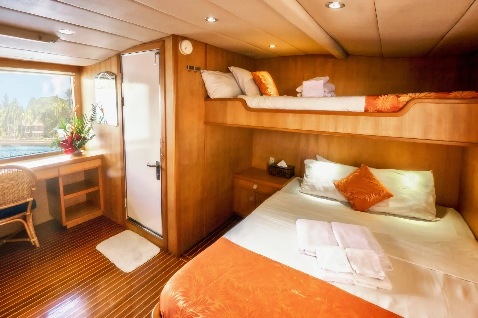 Owner suite cabin on board Atlantis Adventurer liveaboard in the Philippines