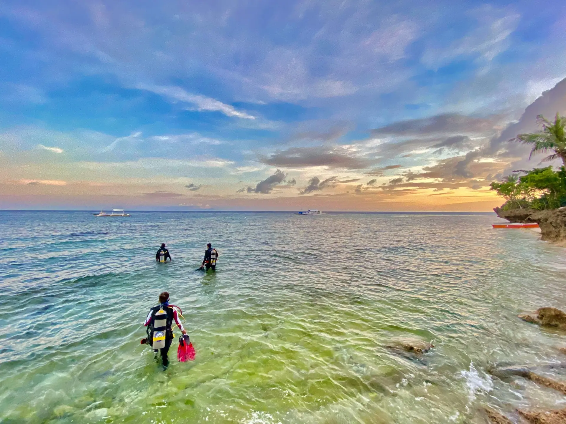 Divers at Magic Oceans Resort in Bohol, the Philippines