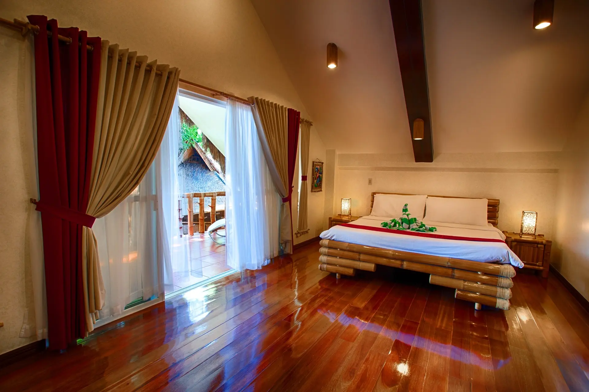 Double bedroom suite at Pura Vida Resort in Dauin, the Philippines