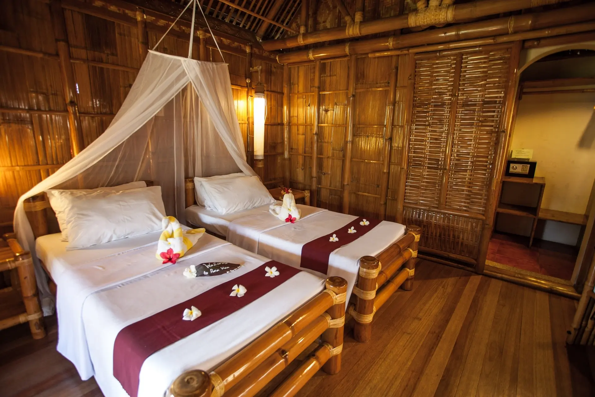 Twin bedroom at Pura Vida Resort in Dauin, the Philippines