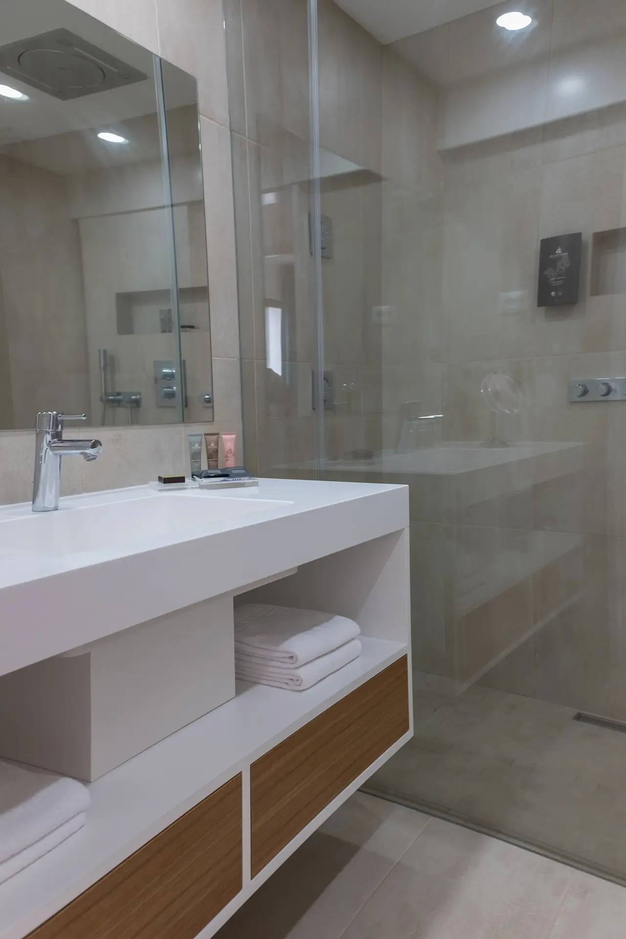 Suite bathroom at Hotel Caloura in Aqua de Pau, Azores