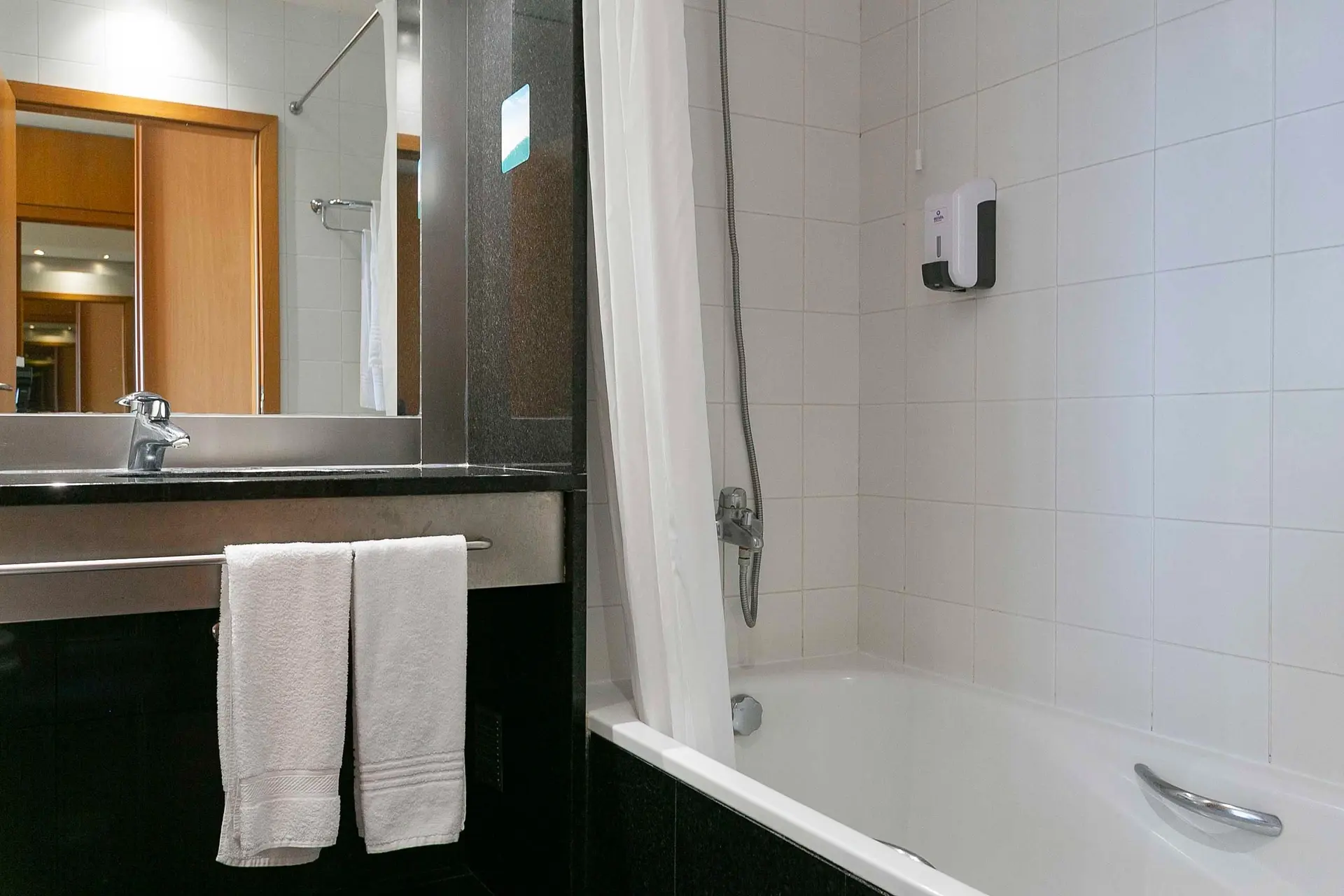 Bathroom at Hotel Colombo in Santa Maria, the Azores