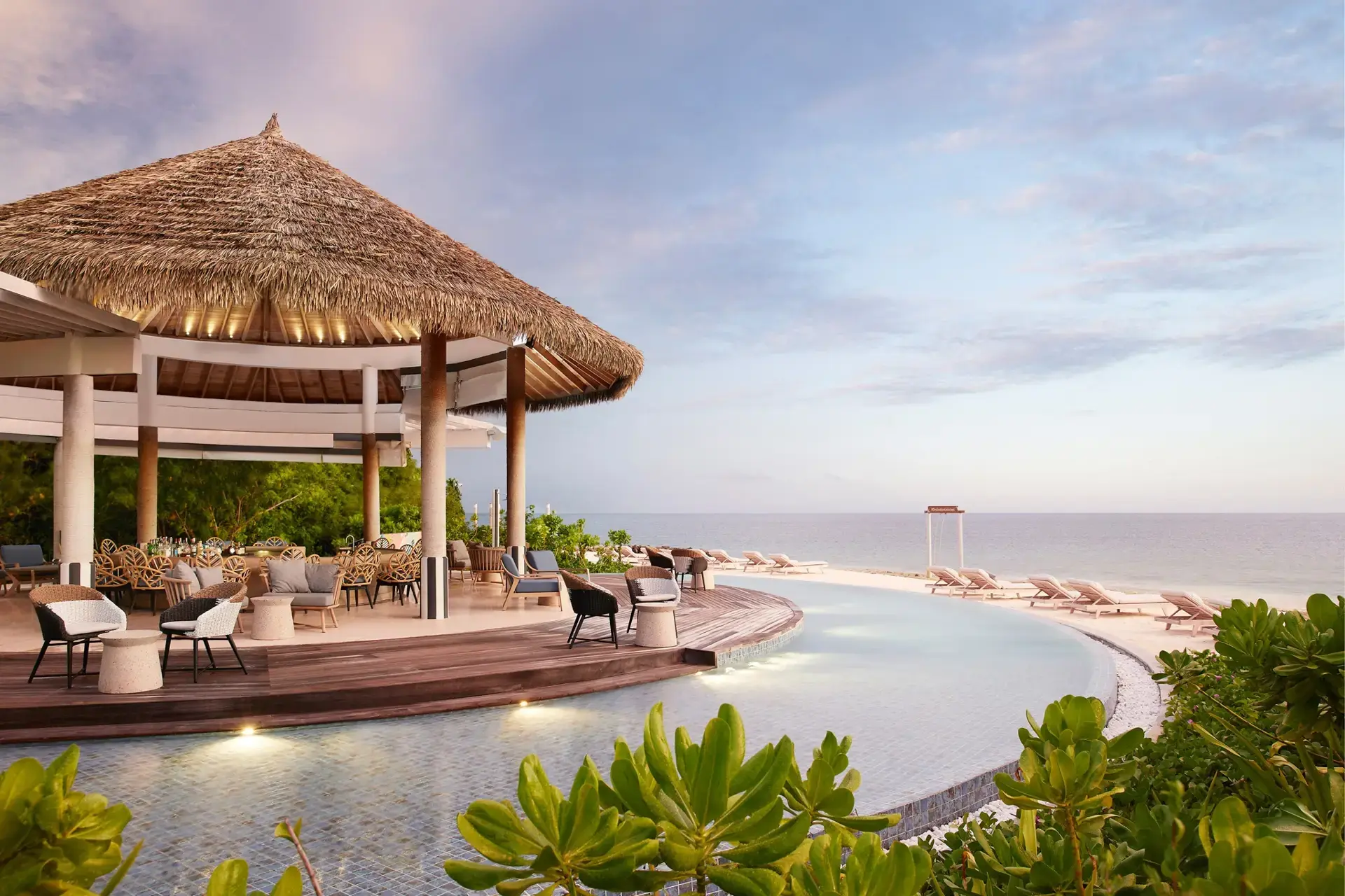 La Vie Bar with pool at Le Meridien Maldives Resort & Spa, Maldives.
