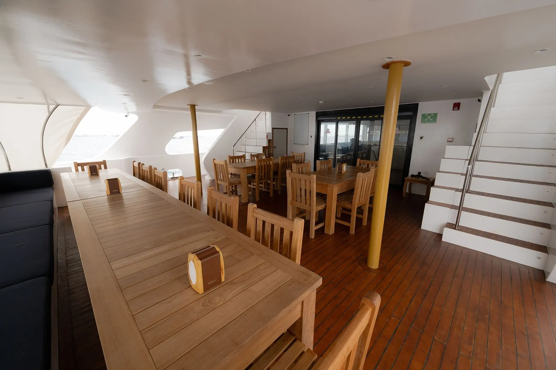 Outdoor dining on board Seascape liveaboard