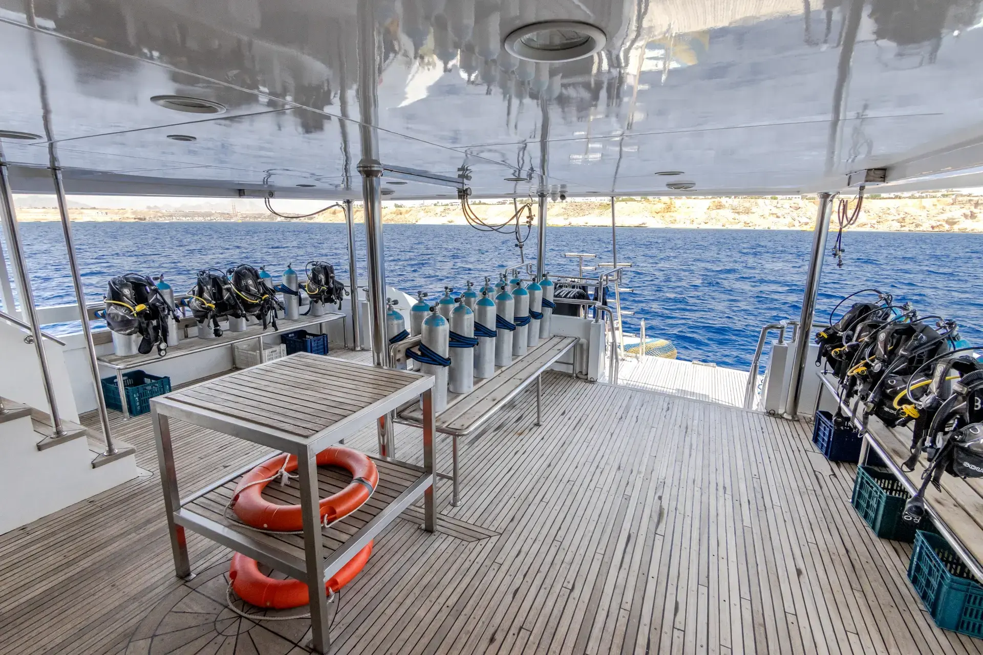 The dive deck on Eriny, Red Sea.