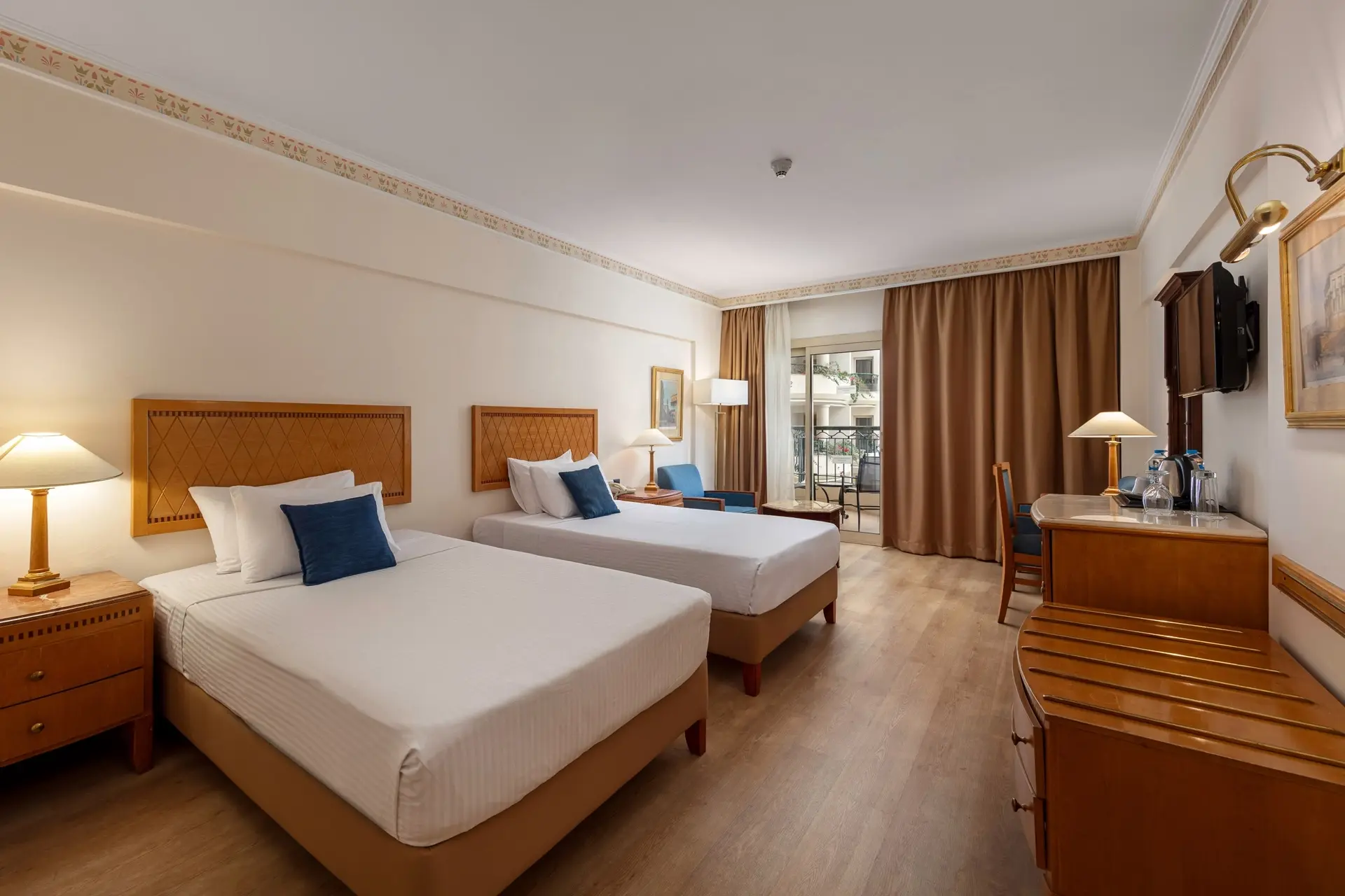 Bedroom at Steigenberger Nile Palace in Egypt