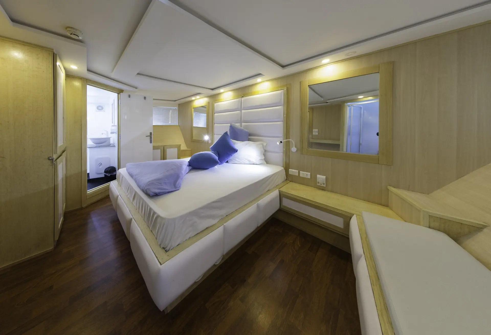 Master cabin on MV Blue Seas, Red Sea