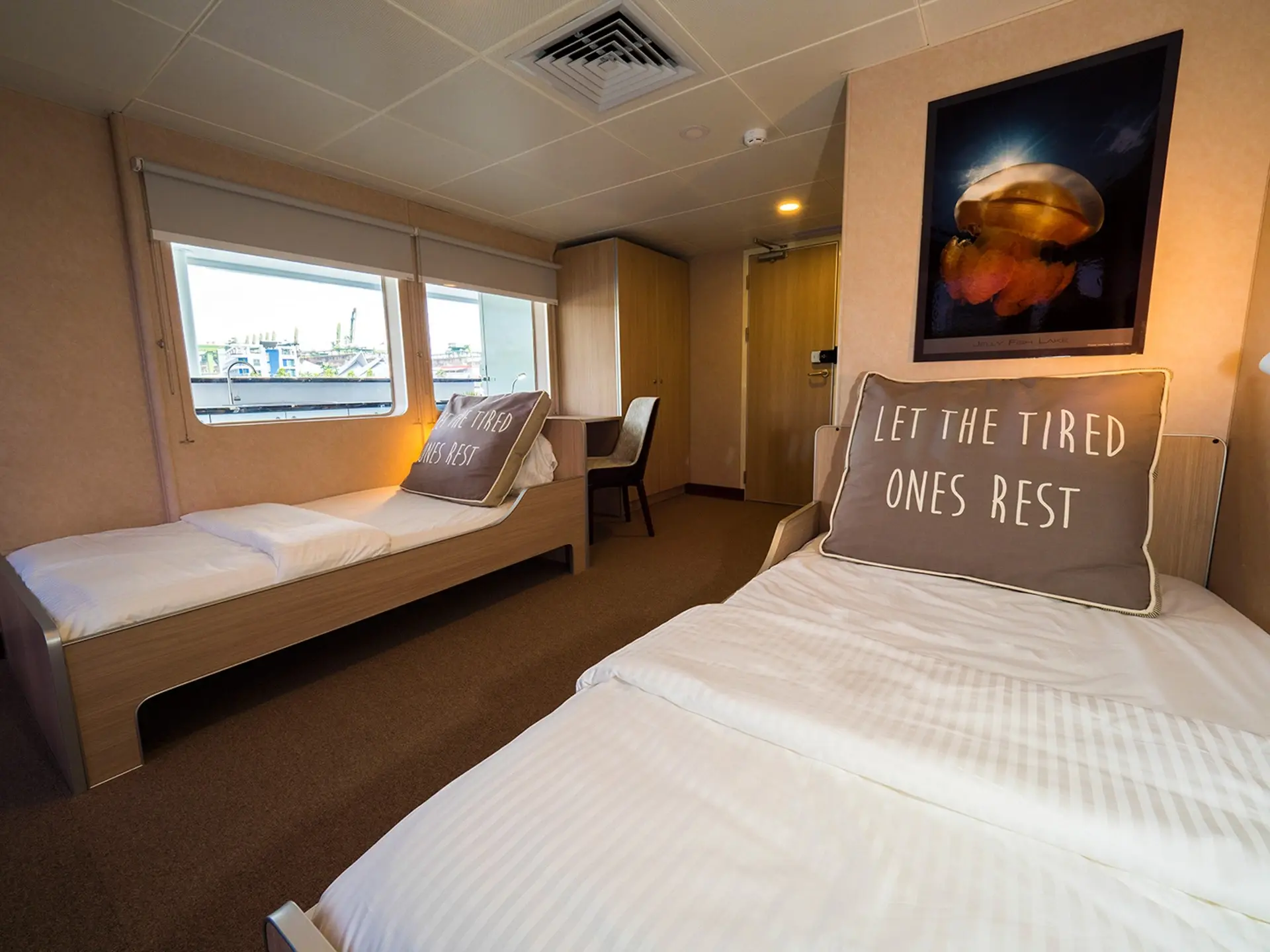 Deluxe cabin on board Solitude Adventurer liveaboard in Indonesia