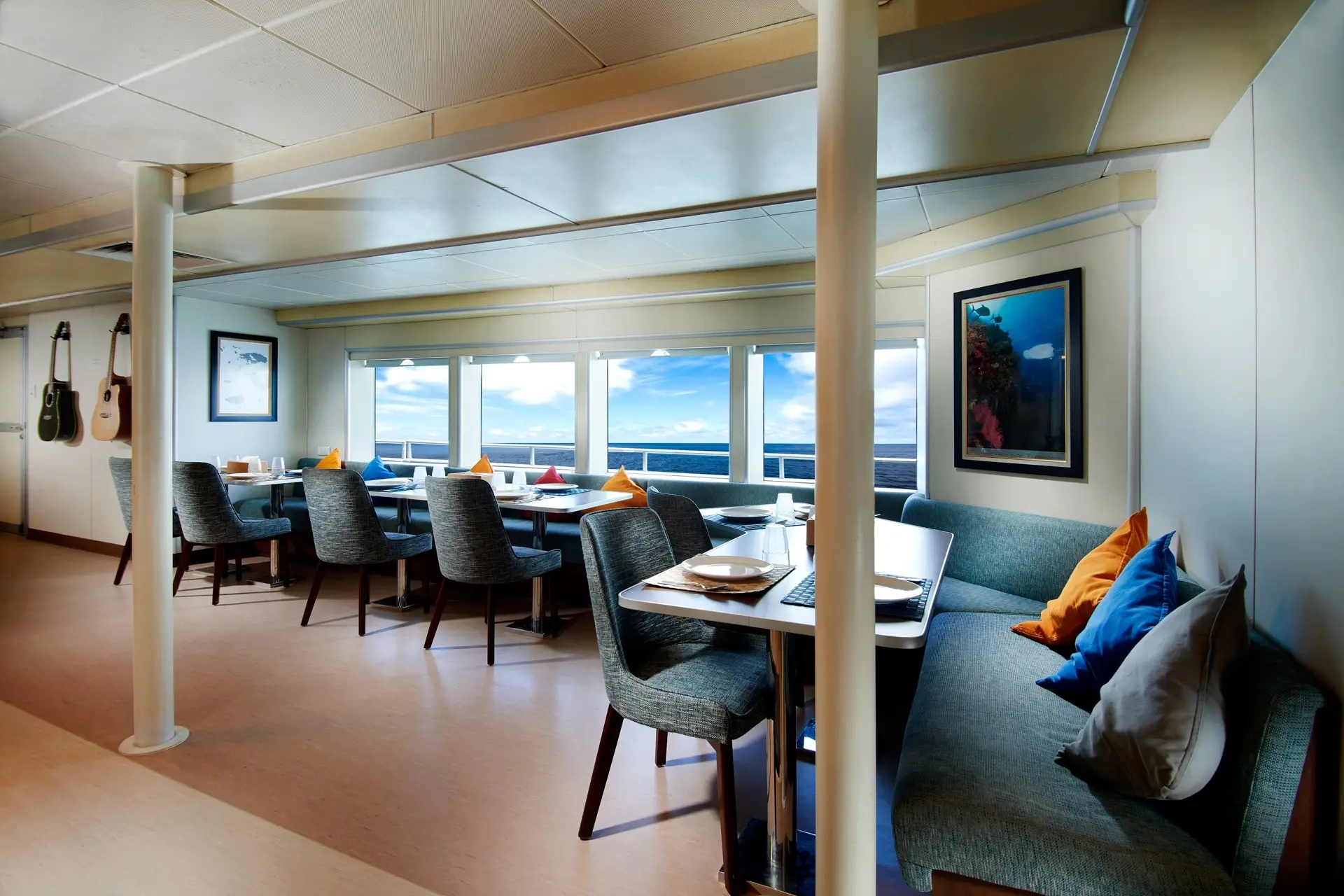 Saloon on board Solitude Adventurer liveaboard in Indonesia