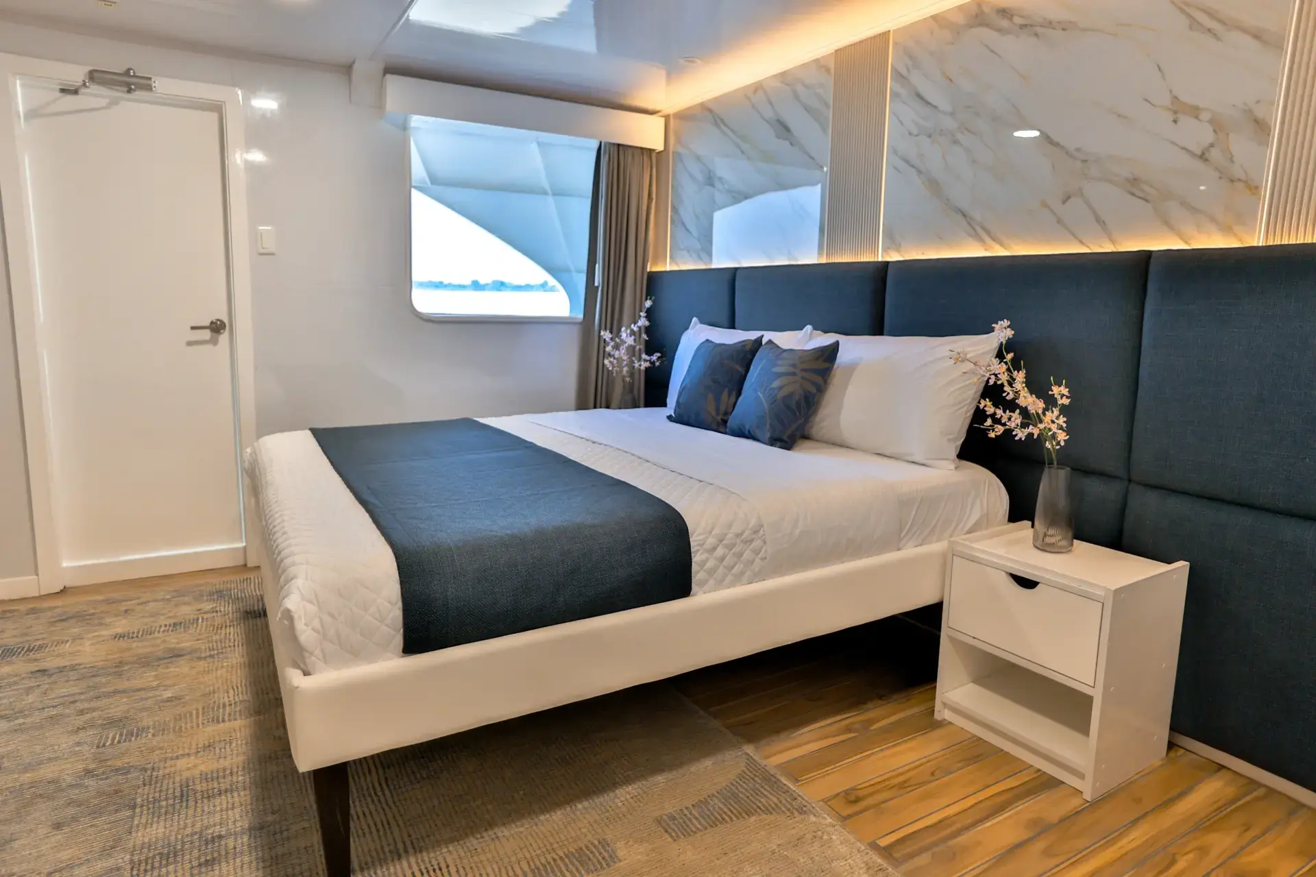 Main deck double cabin on Galaxy Diver II, Galapagos Islands