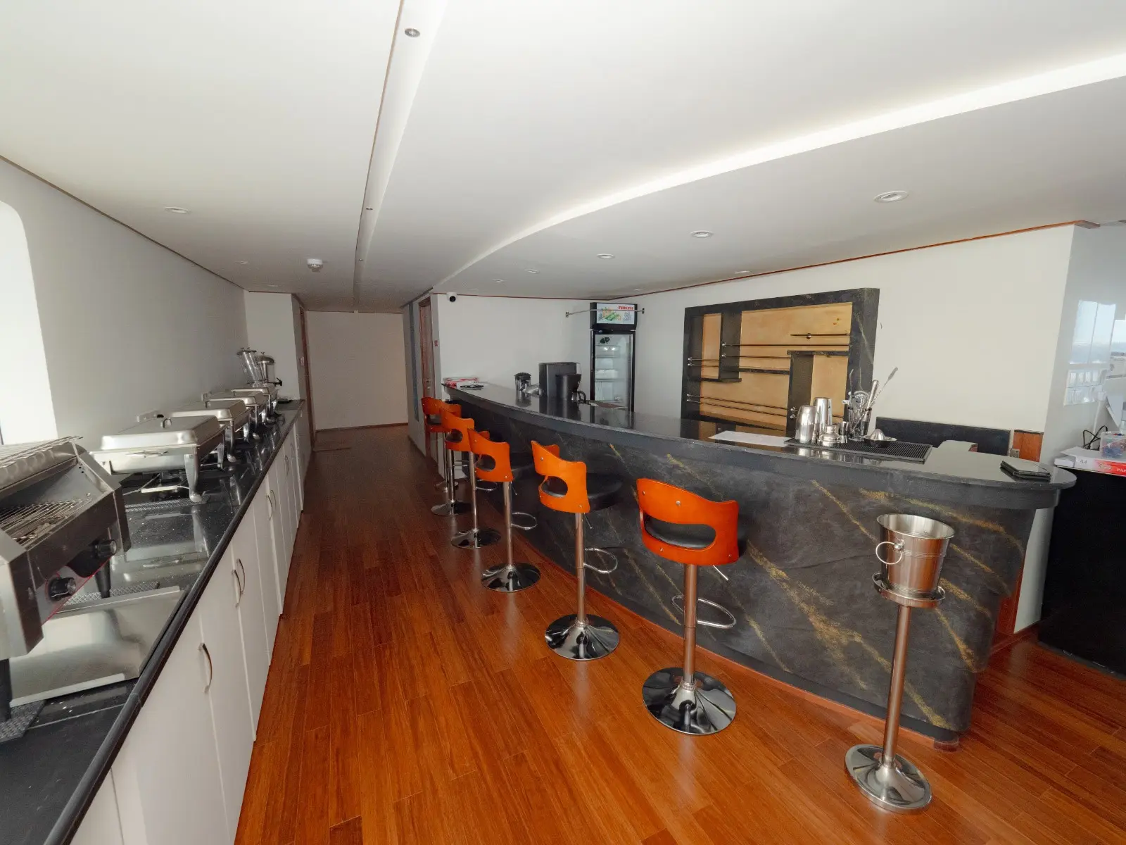 The bar and buffet area on Seascape.