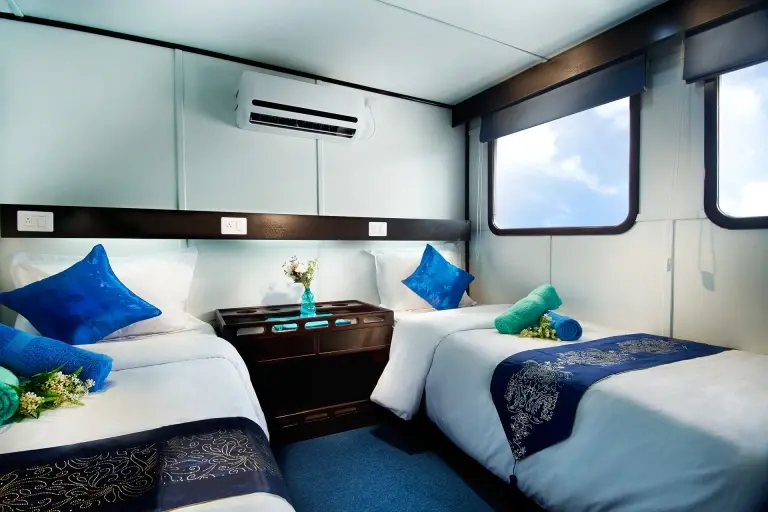 Upper deck cabin 7 flexible on MV Galápagos Master, Galápagos