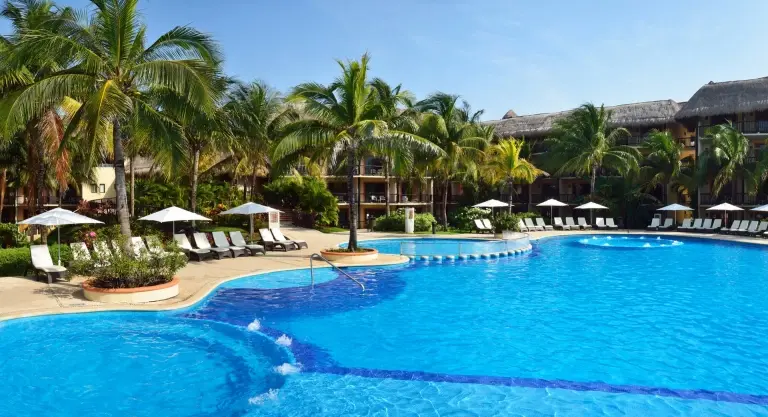 Swimming pool at Catalonia Riviera Maya Resort & Spa in Mexico