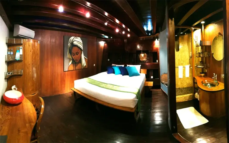 Deluxe stateroom on Dewi Nusantara, Indonesia