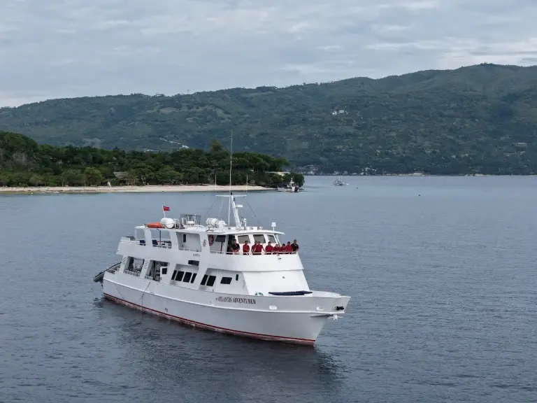 Atlantis Adventurer liveaboard in the Philippines