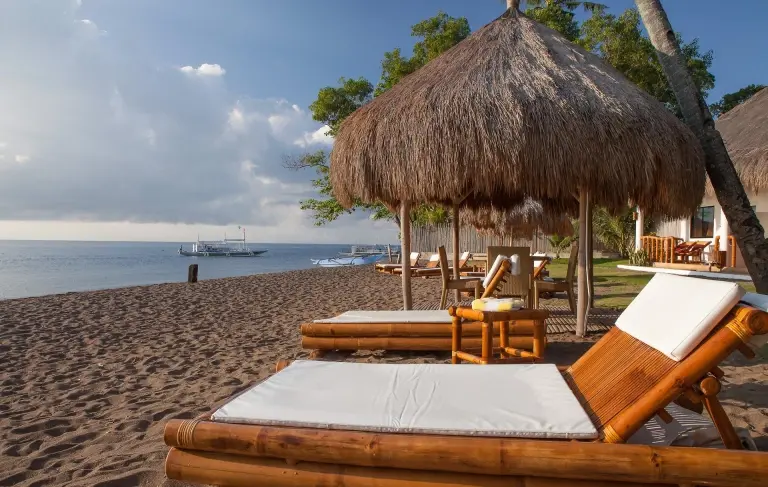 Beach at Pura Vida Resort in Dauin, the Philippines