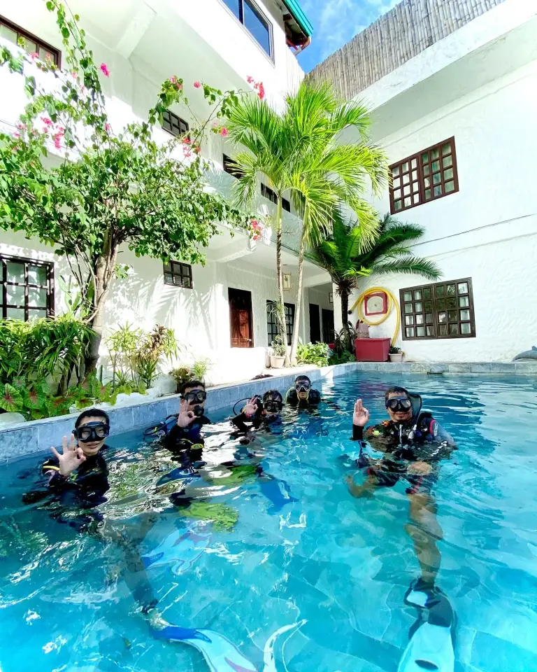 Divers in the pool at Scandi Divers Resort, Philippines