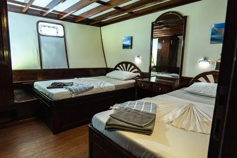 Lower standard double twin cabin on Amba Liveaboard, Maldives