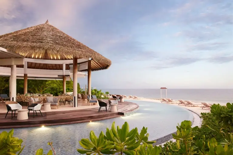 La Vie Bar with pool at Le Meridien Maldives Resort & Spa, Maldives.