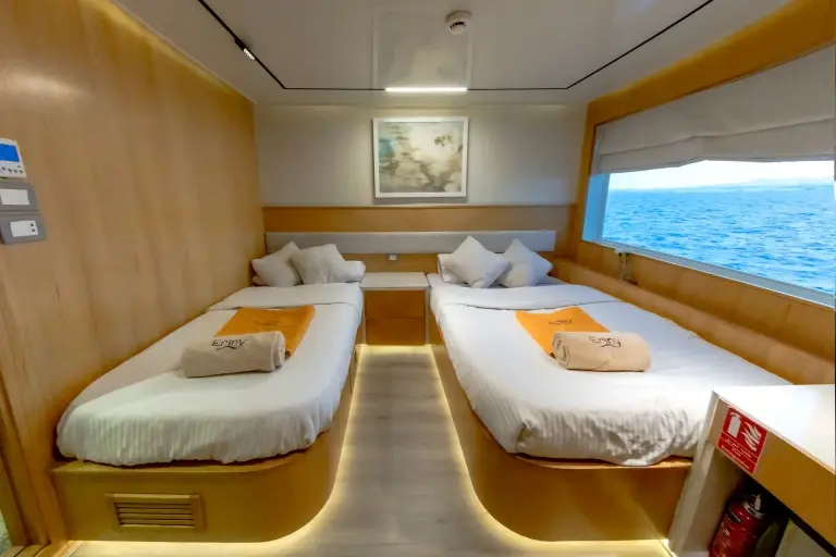 Dive deck twin cabin on Eriny, Red Sea.