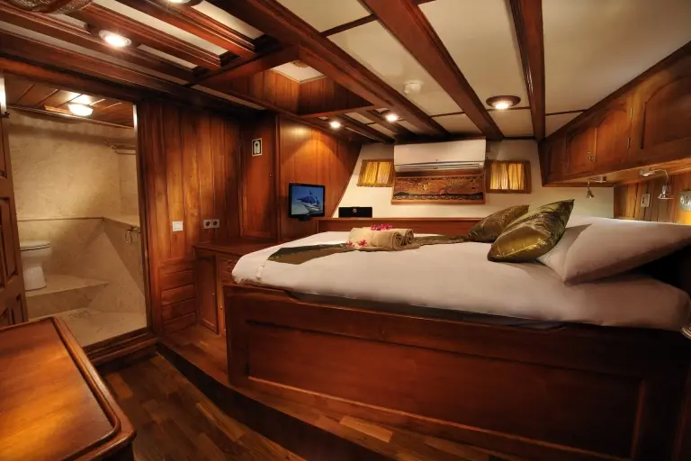 View of a cabin on S/Y Palau Siren.