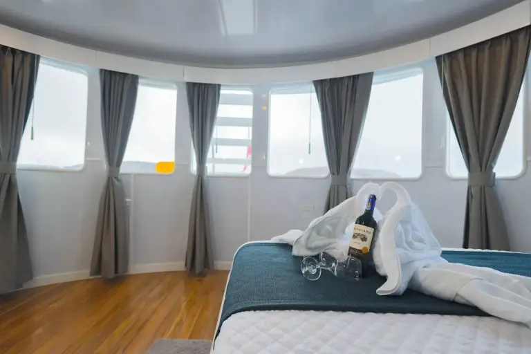 Honeymoon suite on Galaxy Diver II, Galapagos Islands