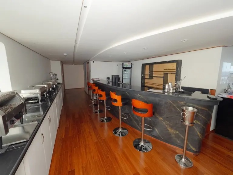 The bar and buffet area on Seascape.