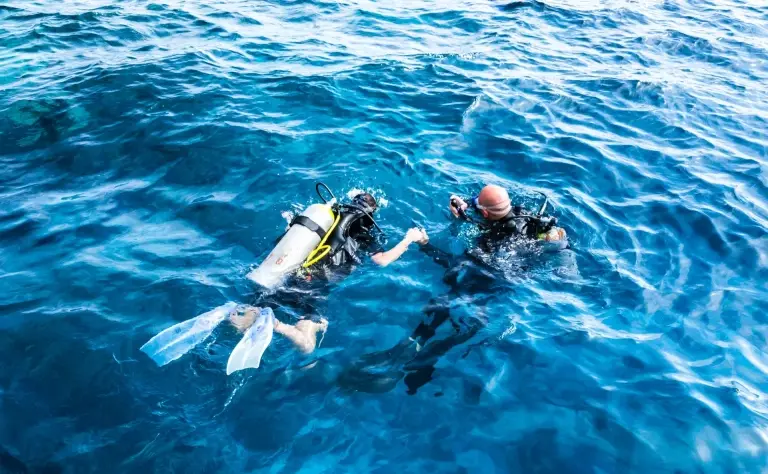 Instructor and student on a lean to dive course in Egypt