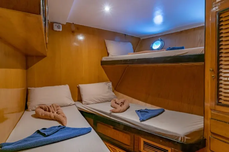 Triple cabin en suite on Freedom VIII Liveaboard, Egypt